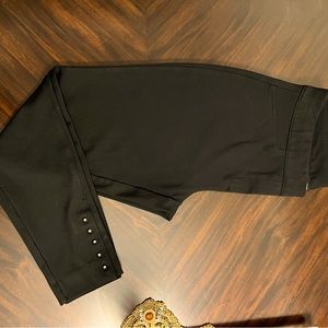 EUC Chicos Black River Stud Leggings. Perfect blend pant and legging! Sz 2